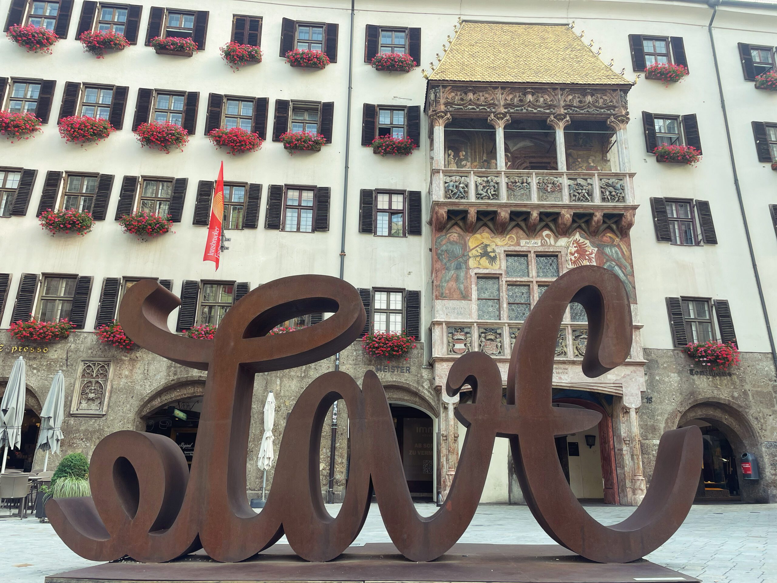 Love / Hate Goldenes Dachl Innsbruck