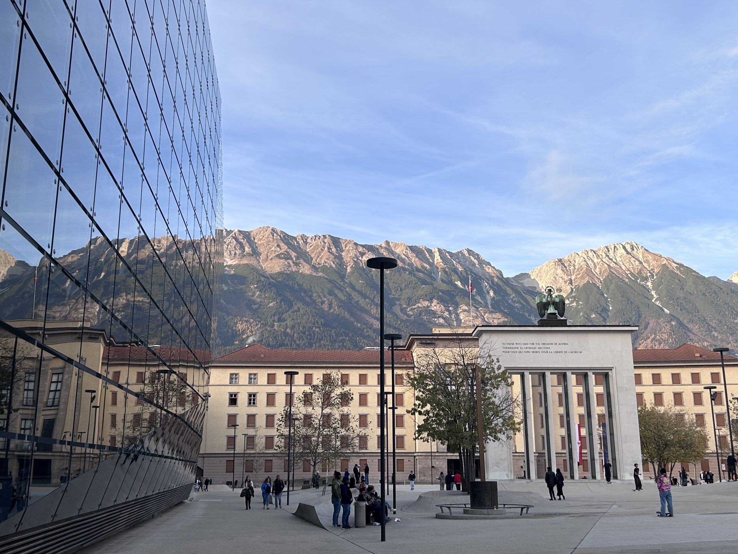 Landhausplatz mit Franzosendenkmal